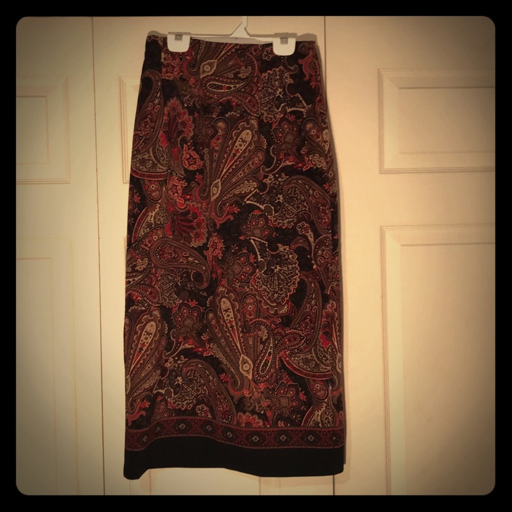 Beautiful 4P brown skirt